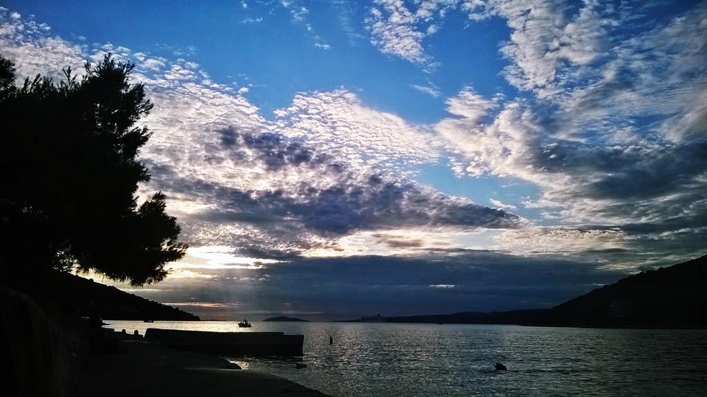 Apartmani Conar Veliki Drvenik Bagian luar foto