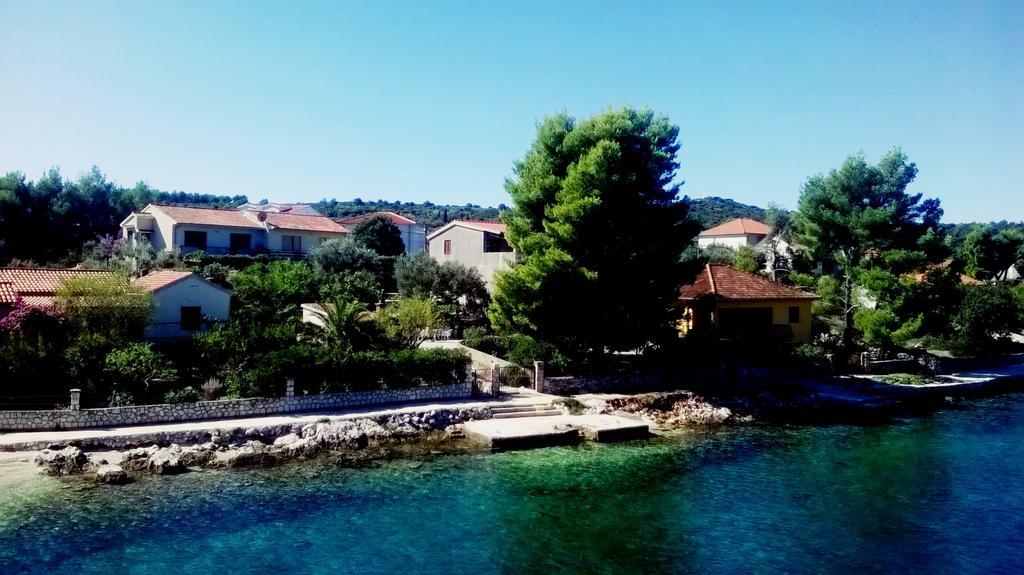 Apartmani Conar Veliki Drvenik Bagian luar foto