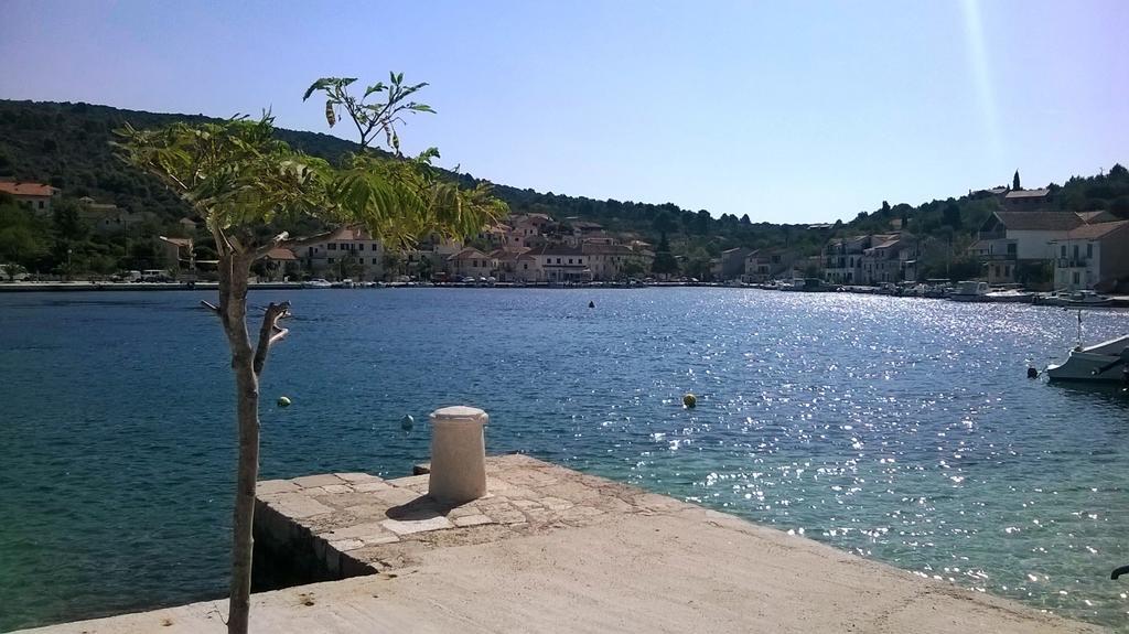 Apartmani Conar Veliki Drvenik Bagian luar foto