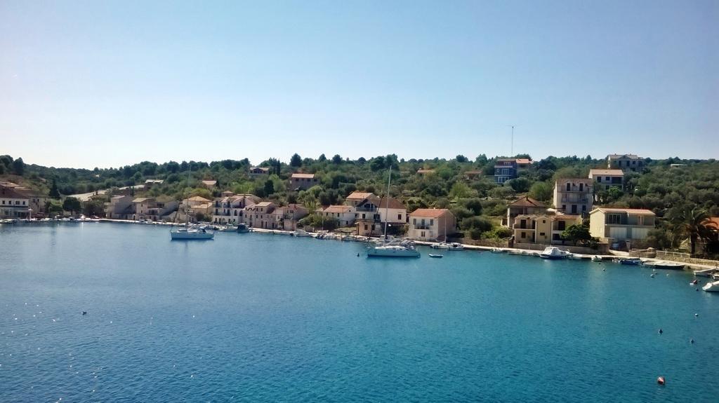 Apartmani Conar Veliki Drvenik Bagian luar foto