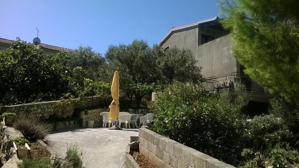 Apartmani Conar Veliki Drvenik Bagian luar foto