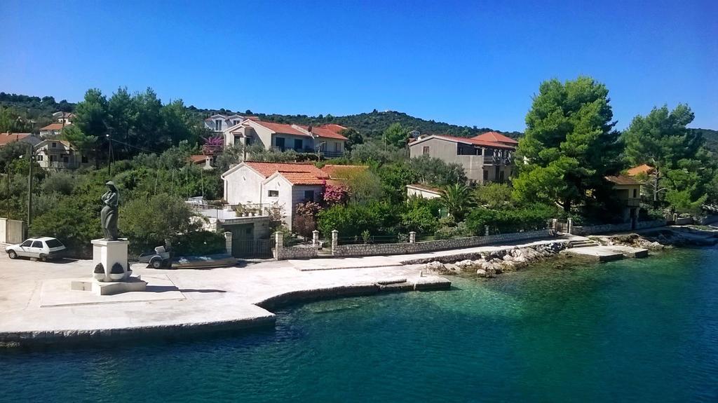 Apartmani Conar Veliki Drvenik Bagian luar foto