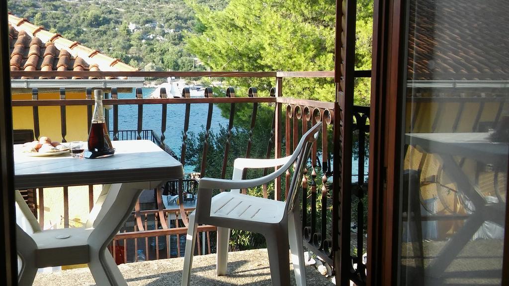 Apartmani Conar Veliki Drvenik Bagian luar foto