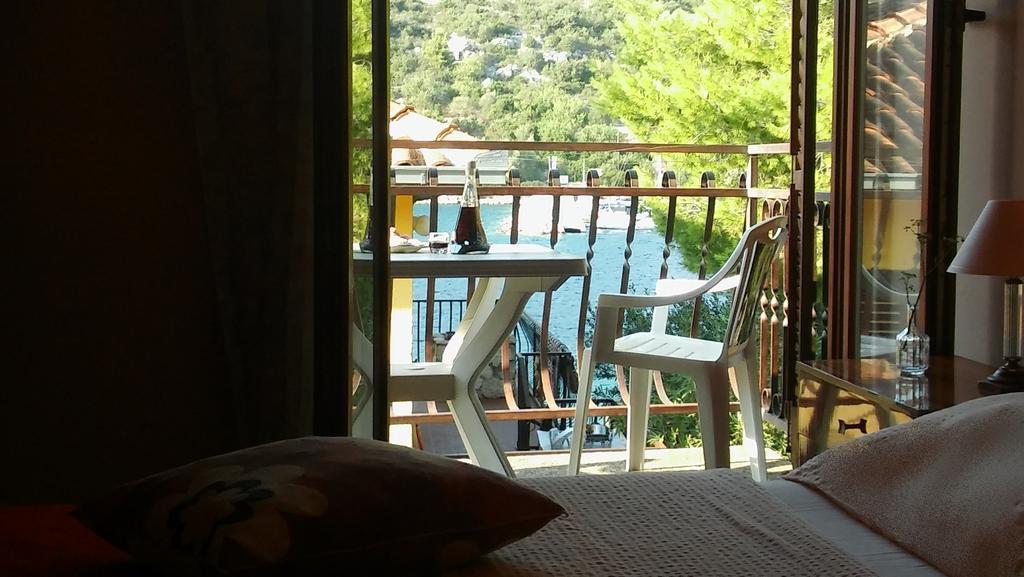 Apartmani Conar Veliki Drvenik Bagian luar foto
