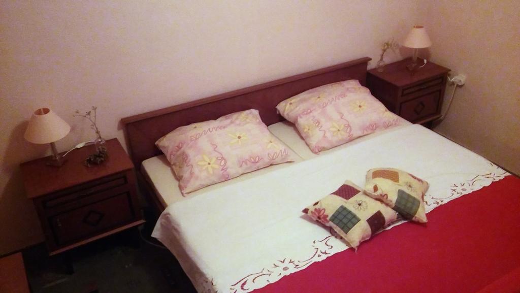 Apartmani Conar Veliki Drvenik Bagian luar foto