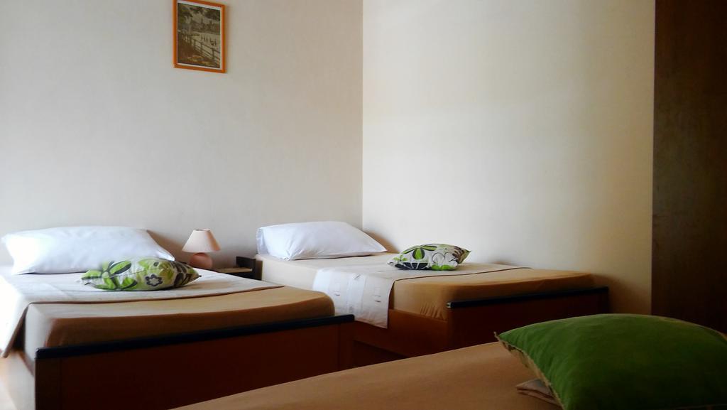 Apartmani Conar Veliki Drvenik Bagian luar foto